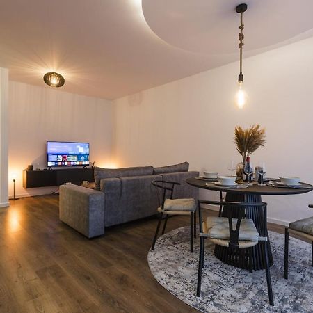 Apartment Near Iulius Mall With Balcony & Private Parking تيميشورا المظهر الخارجي الصورة