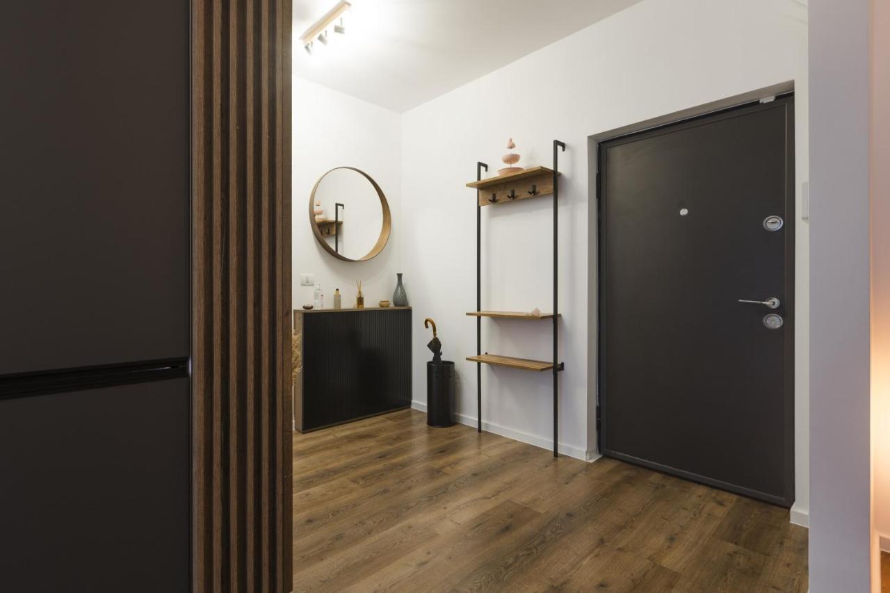 Apartment Near Iulius Mall With Balcony & Private Parking تيميشورا المظهر الخارجي الصورة