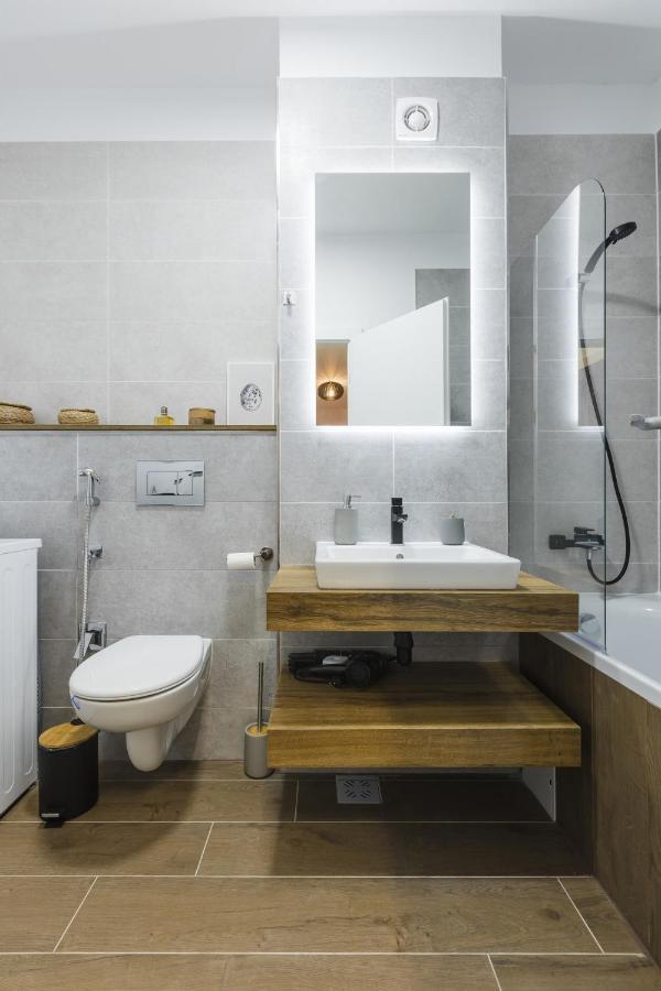 Apartment Near Iulius Mall With Balcony & Private Parking تيميشورا المظهر الخارجي الصورة