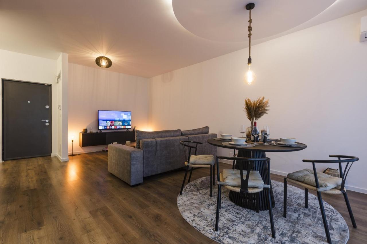 Apartment Near Iulius Mall With Balcony & Private Parking تيميشورا المظهر الخارجي الصورة