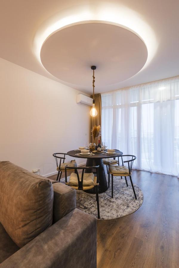 Apartment Near Iulius Mall With Balcony & Private Parking تيميشورا المظهر الخارجي الصورة